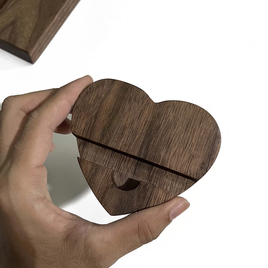 Kệ điện thoại tối giản hình Trái Tim bằng gỗ Walnut cao cấp - Ảnh 6